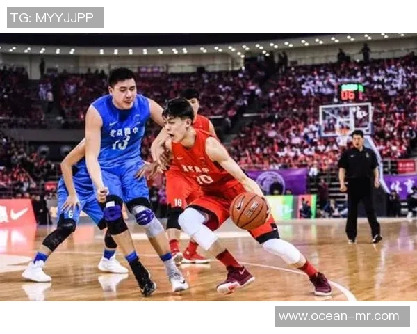 胡明轩的篮球之路：从青涩少年到国家队核心的成长历程与奋斗故事