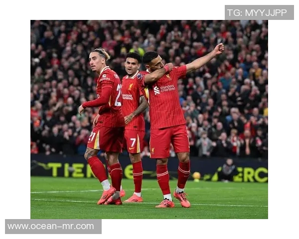 英超球队利物浦签约新后卫，助力冲击英超冠军！