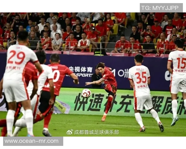 韦世豪在足球比赛直播中的精彩表现引发球迷热议与期待