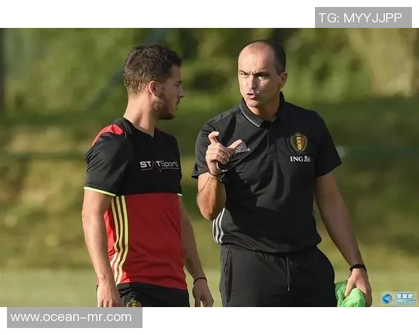 马丁内斯：从足球场上的传奇到生活中的启示与奋斗故事